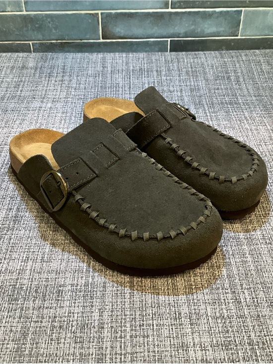 Cushionaire Shoes - Cushionaire Canoe Suede Clogs In Khaki Women’s Size 8M - NEW